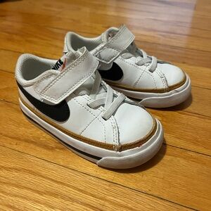 Toddler boys size 7 Nike Court Legacy Sneakers
